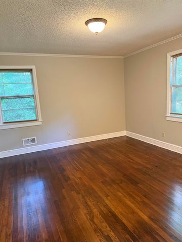 2221 Avondale Drive, Spartanburg, SC 29302