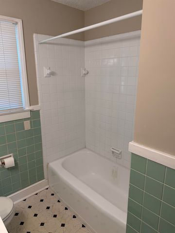 2221 Avondale Drive, Spartanburg, SC 29302