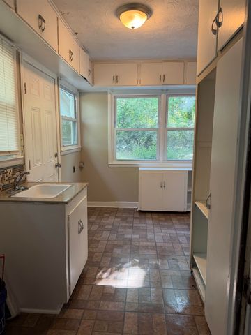 2221 Avondale Drive, Spartanburg, SC 29302