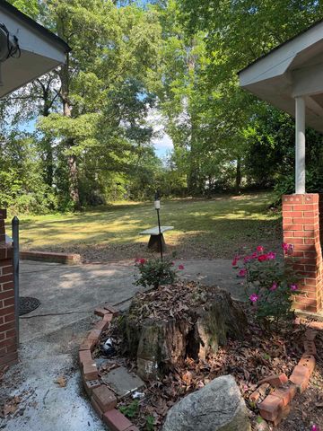 2221 Avondale Drive, Spartanburg, SC 29302