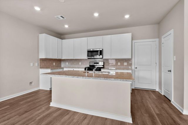 224 Magnolia Laurel Drive, Alvin, TX 77511