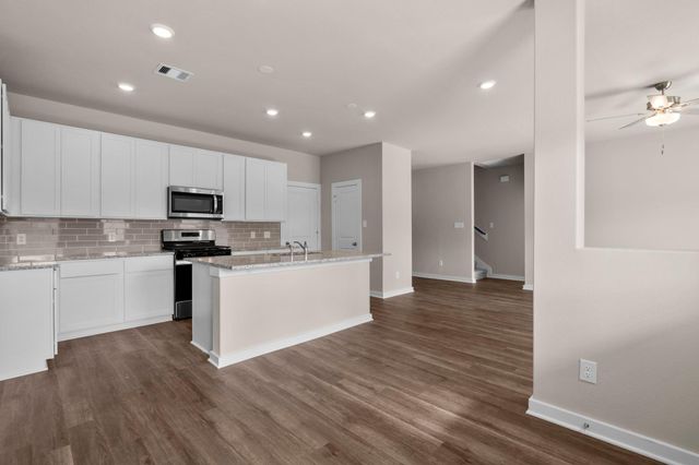 224 Magnolia Laurel Drive, Alvin, TX 77511