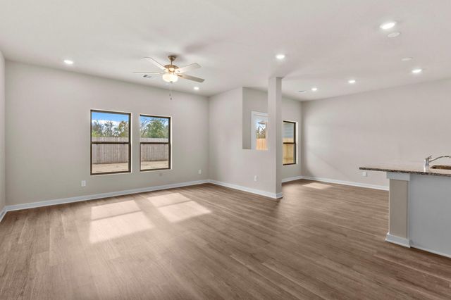 224 Magnolia Laurel Drive, Alvin, TX 77511