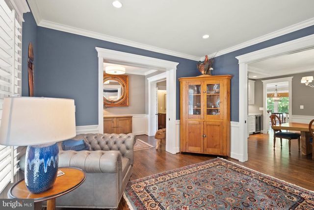 121 TAPAWINGO RD SW, Vienna, VA 22180