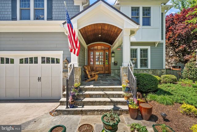121 TAPAWINGO RD SW, Vienna, VA 22180
