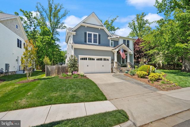 121 TAPAWINGO RD SW, Vienna, VA 22180