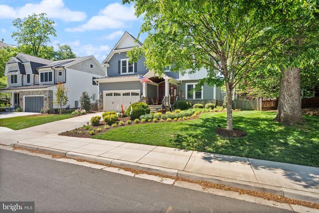 121 TAPAWINGO RD SW, Vienna, VA 22180