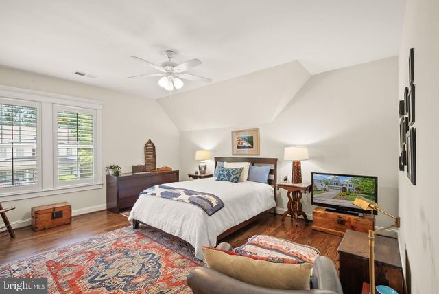 121 TAPAWINGO RD SW, Vienna, VA 22180