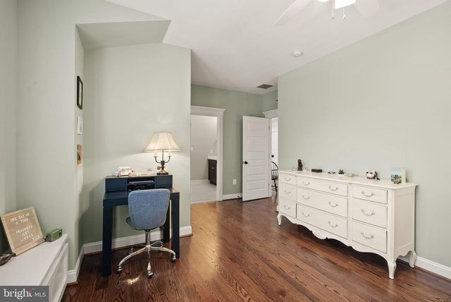 121 TAPAWINGO RD SW, Vienna, VA 22180