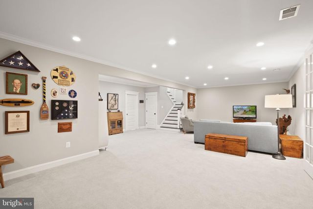 121 TAPAWINGO RD SW, Vienna, VA 22180