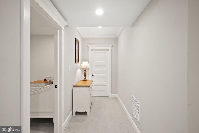 121 TAPAWINGO RD SW, Vienna, VA 22180