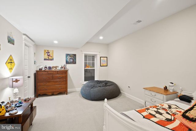 121 TAPAWINGO RD SW, Vienna, VA 22180