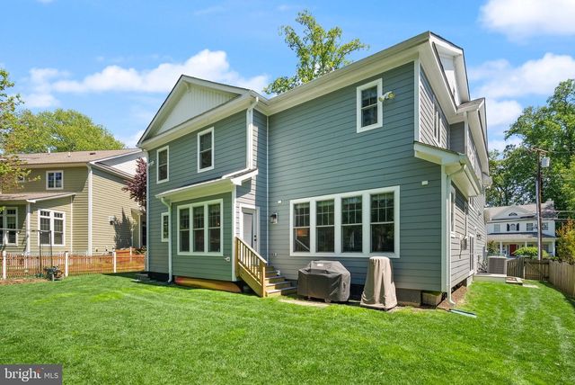 121 TAPAWINGO RD SW, Vienna, VA 22180