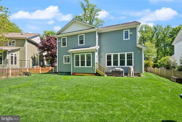 121 TAPAWINGO RD SW, Vienna, VA 22180