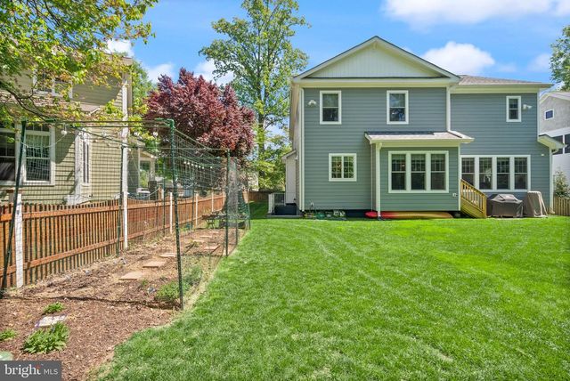 121 TAPAWINGO RD SW, Vienna, VA 22180