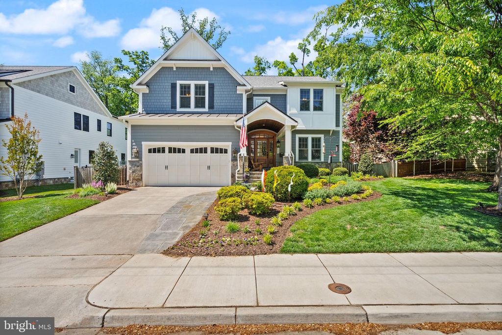 121 TAPAWINGO RD SW, Vienna, VA 22180
