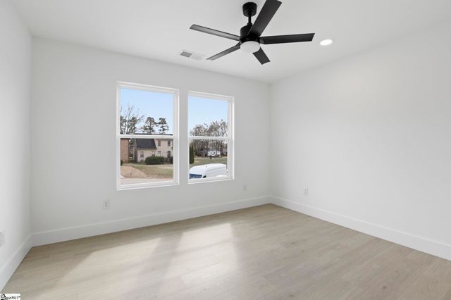 433 Ambiance Court, Spartanburg, SC 29301