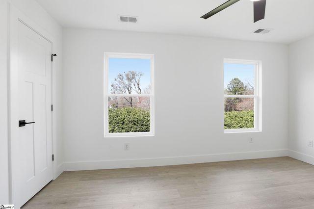 433 Ambiance Court, Spartanburg, SC 29301