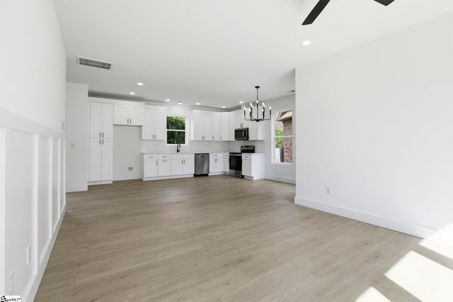 433 Ambiance Court, Spartanburg, SC 29301