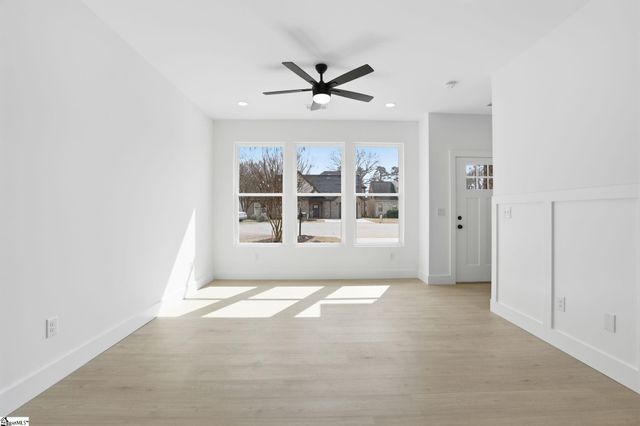 433 Ambiance Court, Spartanburg, SC 29301