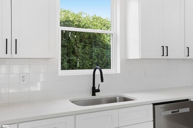 433 Ambiance Court, Spartanburg, SC 29301