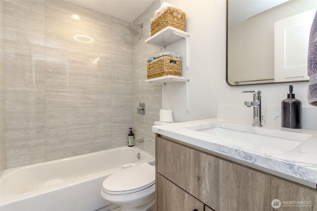 2000 NE 27th Street, Renton, WA 98056