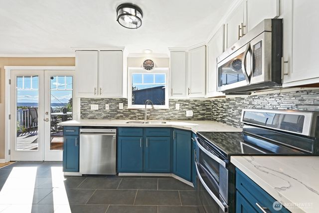 8451 40th Avenue SW, Seattle, WA 98136