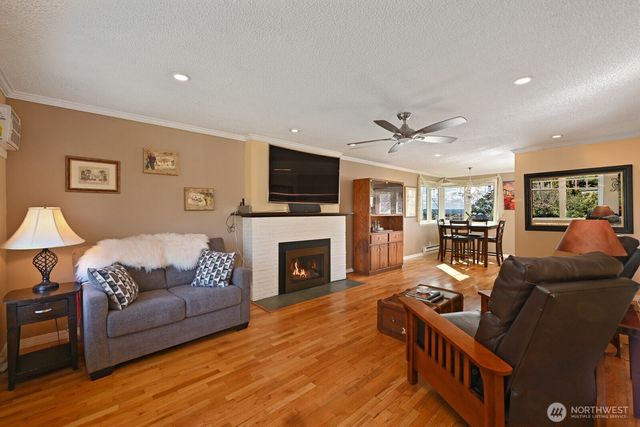 8451 40th Avenue SW, Seattle, WA 98136