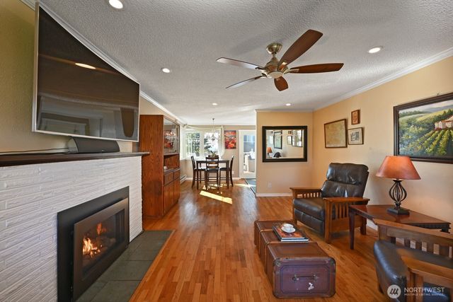 8451 40th Avenue SW, Seattle, WA 98136