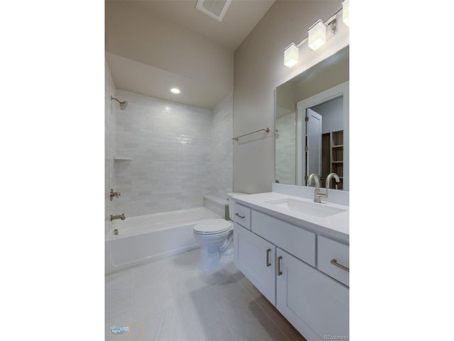 9258 Niwot Hills Dr, Niwot, CO 80503