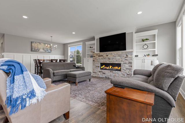 8233 Boardwalk Drive SW, Byron Center, MI 49315