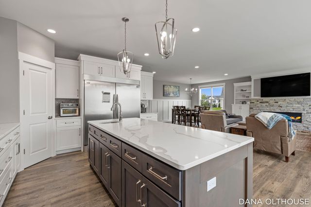 8233 Boardwalk Drive SW, Byron Center, MI 49315