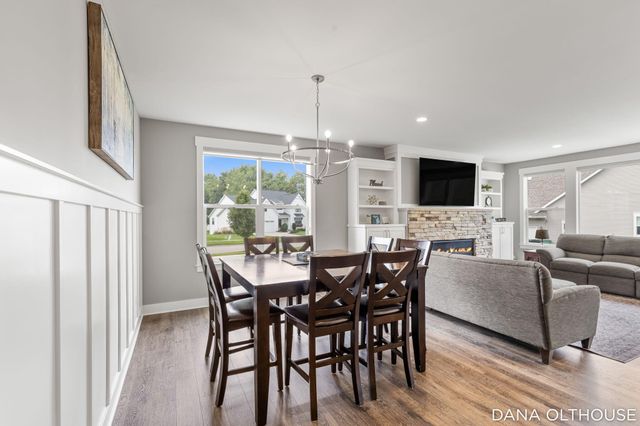 8233 Boardwalk Drive SW, Byron Center, MI 49315