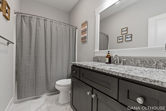 8233 Boardwalk Drive SW, Byron Center, MI 49315