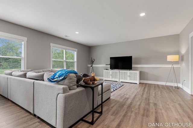 8233 Boardwalk Drive SW, Byron Center, MI 49315