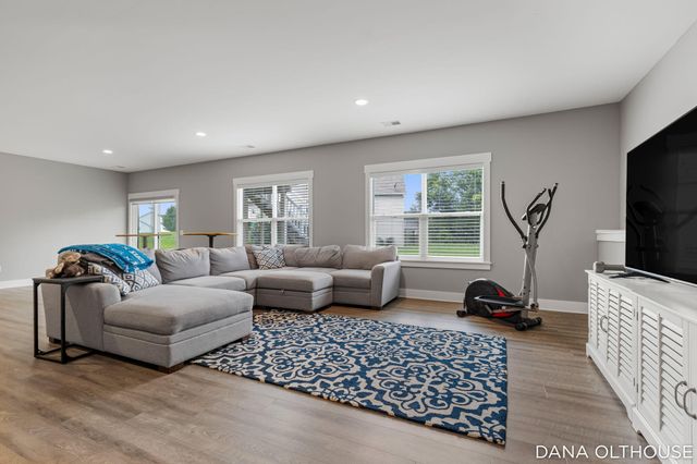 8233 Boardwalk Drive SW, Byron Center, MI 49315