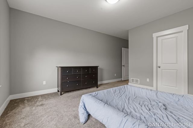 8233 Boardwalk Drive SW, Byron Center, MI 49315