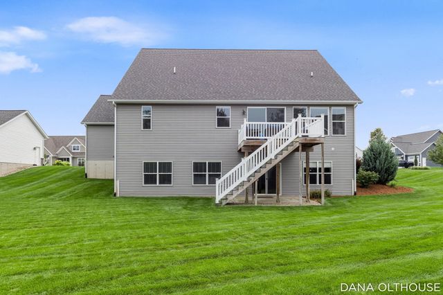 8233 Boardwalk Drive SW, Byron Center, MI 49315