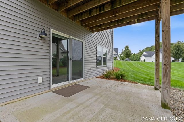 8233 Boardwalk Drive SW, Byron Center, MI 49315