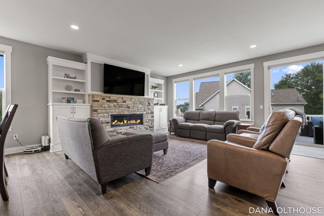 8233 Boardwalk Drive SW, Byron Center, MI 49315