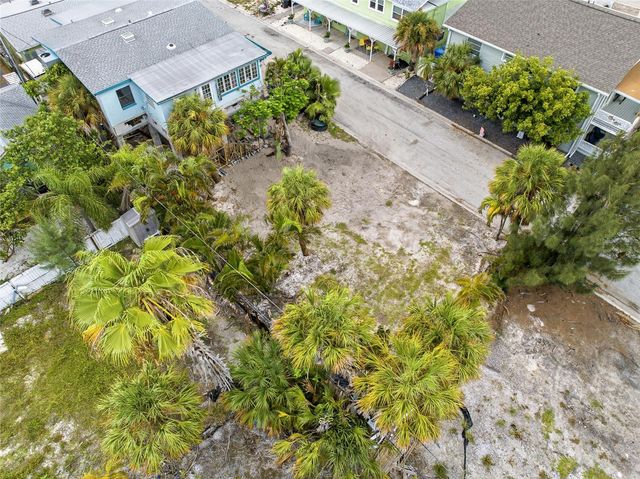 131 86TH TERRACE, St Petersburg, FL 33706