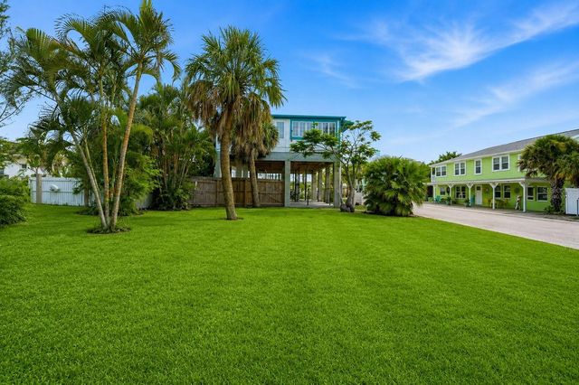 131 86TH TERRACE, St Petersburg, FL 33706