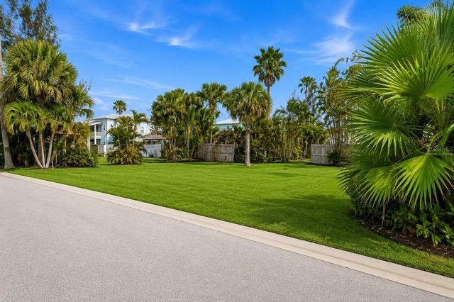 131 86TH TERRACE, St Petersburg, FL 33706