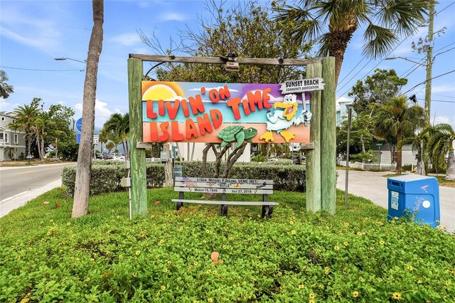 131 86TH TERRACE, St Petersburg, FL 33706