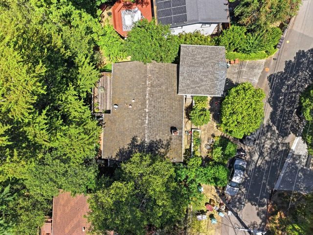 7020 Saroni Drive, Oakland, CA 94611