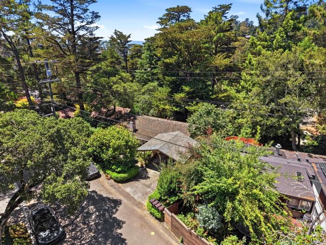 7020 Saroni Drive, Oakland, CA 94611