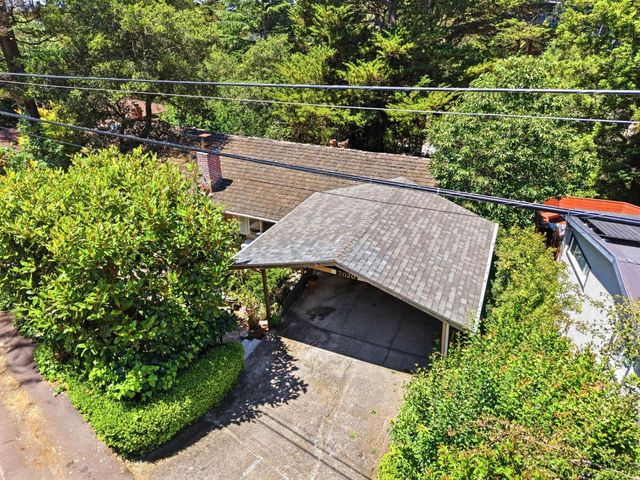 7020 Saroni Drive, Oakland, CA 94611