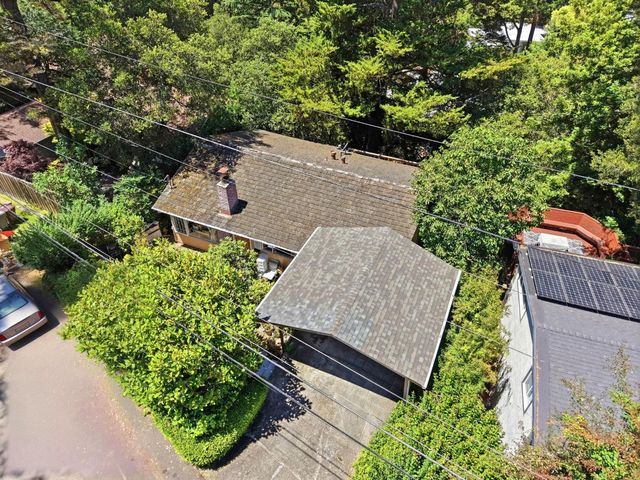 7020 Saroni Drive, Oakland, CA 94611