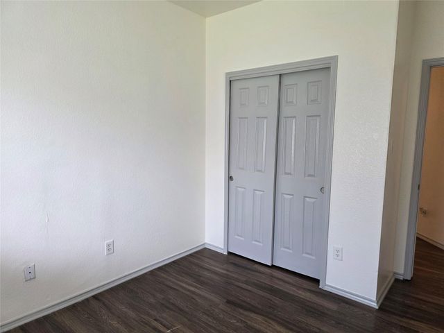 319 Riverwalk DR, Hutto, TX 78634
