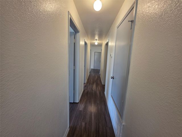 319 Riverwalk DR, Hutto, TX 78634